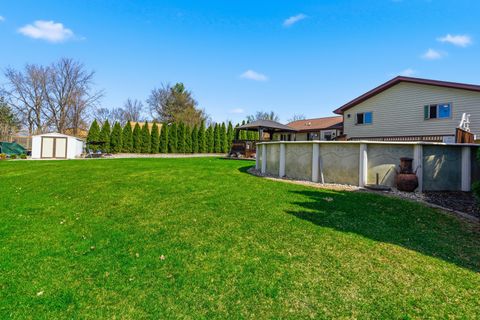 Tiny photo for 670 Kruk Street, Lemont, IL 60439 (MLS # 12597110)