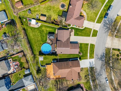 Tiny photo for 670 Kruk Street, Lemont, IL 60439 (MLS # 12597110)