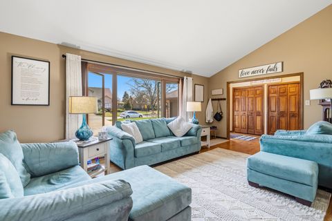 Tiny photo for 670 Kruk Street, Lemont, IL 60439 (MLS # 12597110)