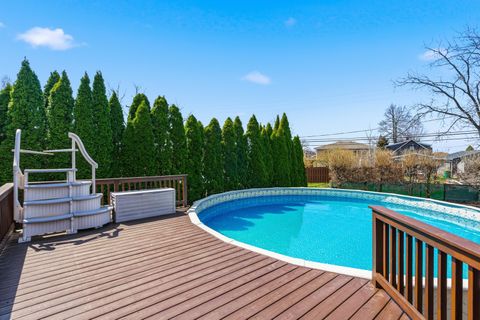 Tiny photo for 670 Kruk Street, Lemont, IL 60439 (MLS # 12597110)