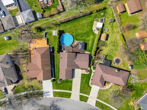 Tiny photo for 670 Kruk Street, Lemont, IL 60439 (MLS # 12597110)