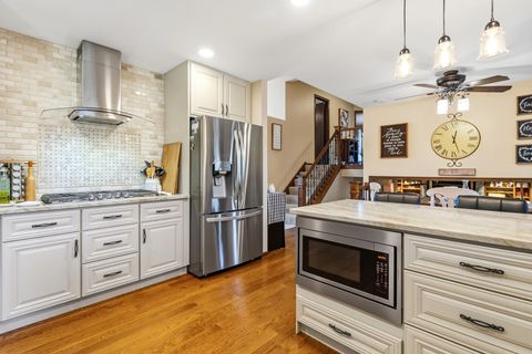Tiny photo for 670 Kruk Street, Lemont, IL 60439 (MLS # 12597110)