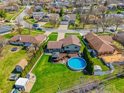 Tiny photo for 670 Kruk Street, Lemont, IL 60439 (MLS # 12597110)