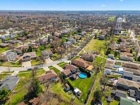 Tiny photo for 670 Kruk Street, Lemont, IL 60439 (MLS # 12597110)