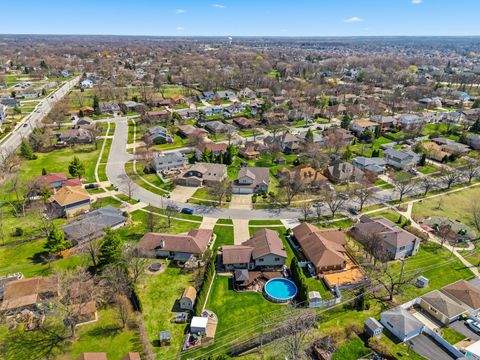 Tiny photo for 670 Kruk Street, Lemont, IL 60439 (MLS # 12597110)
