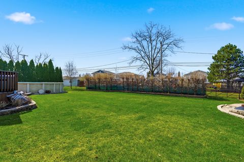 Tiny photo for 670 Kruk Street, Lemont, IL 60439 (MLS # 12597110)