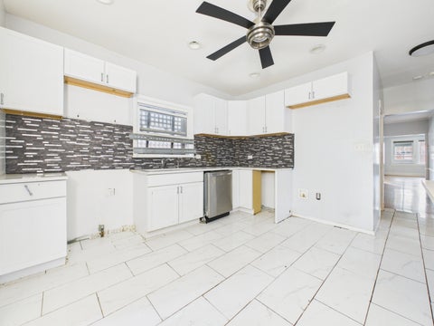 Tiny photo for 7826 S Paxton Avenue, Chicago, IL 60649 (MLS # 12691682)