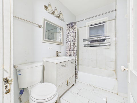 Tiny photo for 7826 S Paxton Avenue, Chicago, IL 60649 (MLS # 12691682)