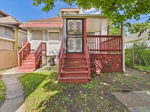 Tiny photo for 7826 S Paxton Avenue, Chicago, IL 60649 (MLS # 12691682)