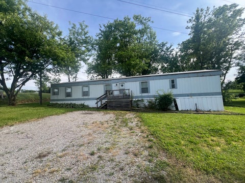 Photo of 112 N Old Marion Road, Goreville, IL 62939 (MLS # EB460648)