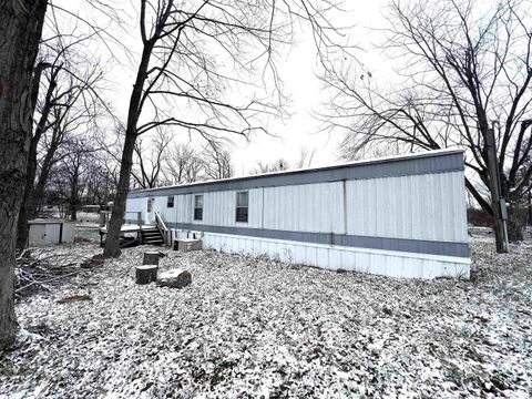 Tiny photo for 112 N Old Marion Road, Goreville, IL 62939 (MLS # EB460648)