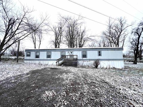 Tiny photo for 112 N Old Marion Road, Goreville, IL 62939 (MLS # EB460648)