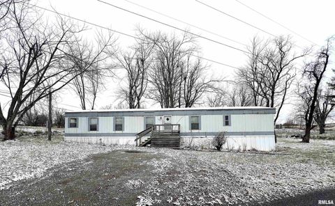 Photo of 112 N Old Marion Road, Goreville, IL 62939 (MLS # EB460648)