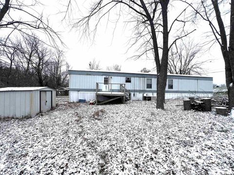 Tiny photo for 112 N Old Marion Road, Goreville, IL 62939 (MLS # EB460648)
