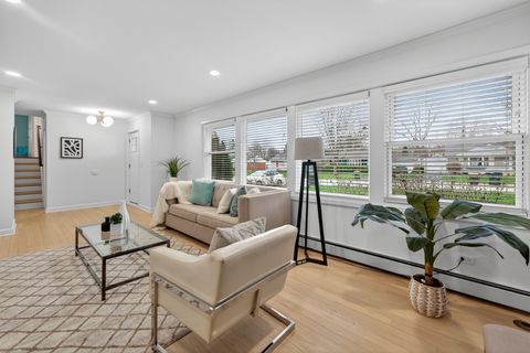 Tiny photo for 307 N Derbyshire Avenue, Arlington Heights, IL 60004 (MLS # 12605507)