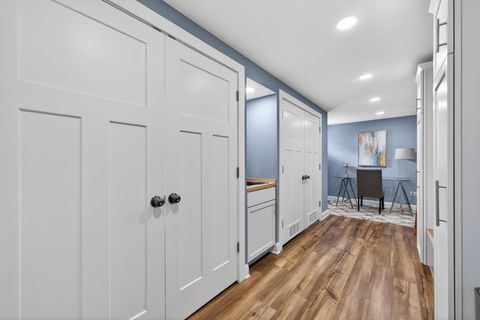 Tiny photo for 307 N Derbyshire Avenue, Arlington Heights, IL 60004 (MLS # 12605507)