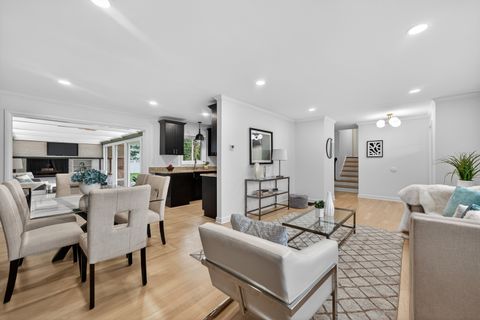 Tiny photo for 307 N Derbyshire Avenue, Arlington Heights, IL 60004 (MLS # 12605507)