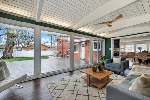 Tiny photo for 307 N Derbyshire Avenue, Arlington Heights, IL 60004 (MLS # 12605507)