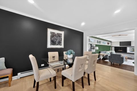 Tiny photo for 307 N Derbyshire Avenue, Arlington Heights, IL 60004 (MLS # 12605507)