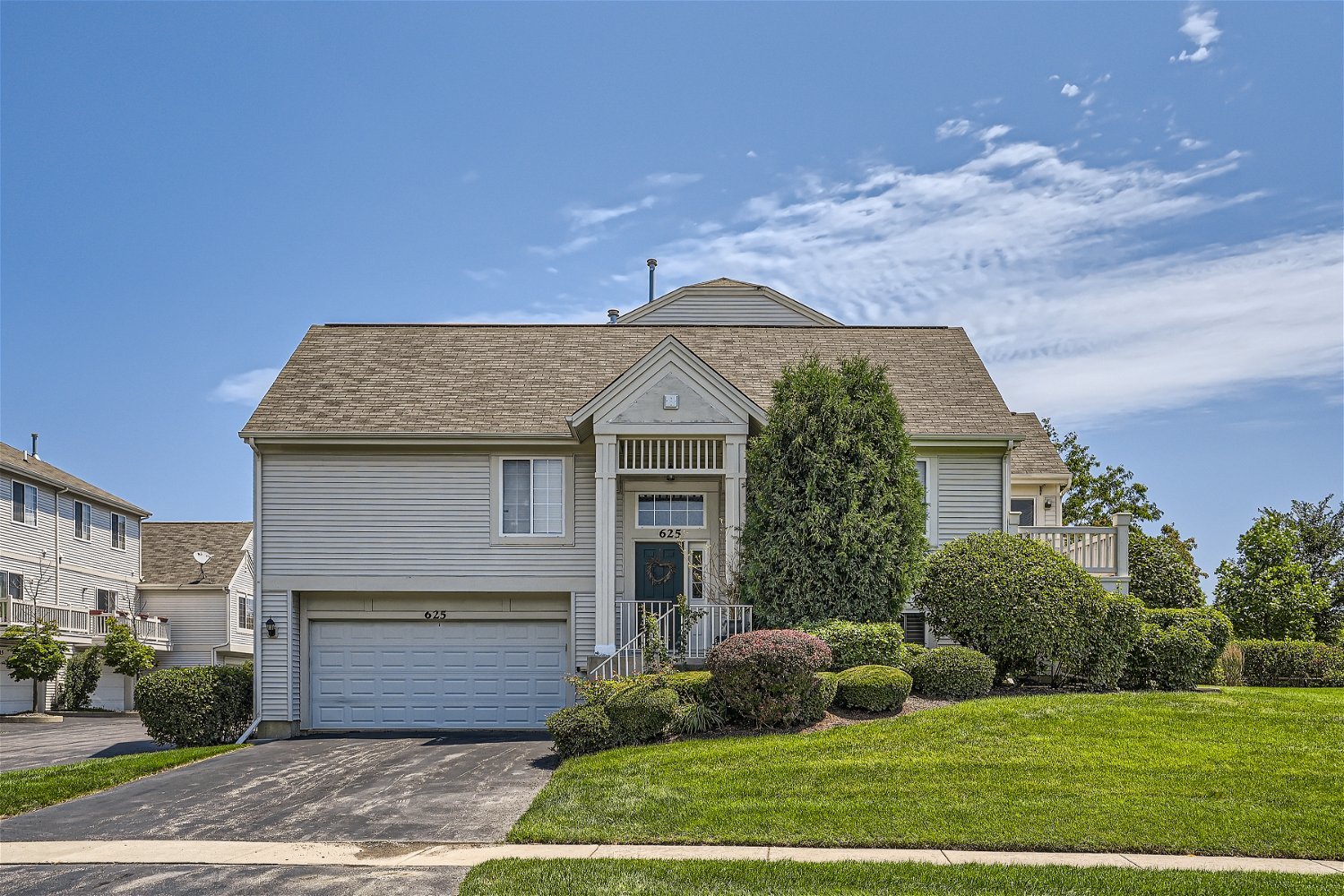 View Round Lake, IL 60073 condo