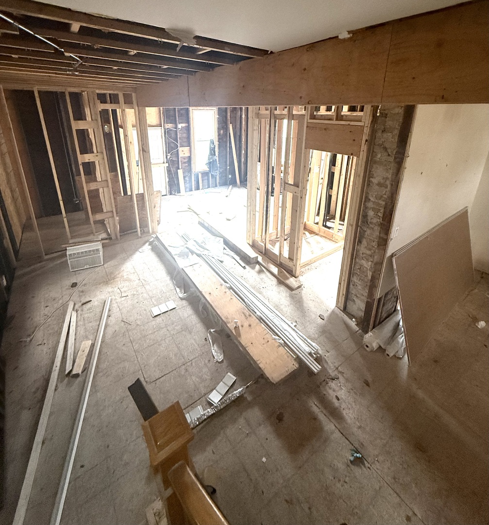 3705 N Francisco Avenue N