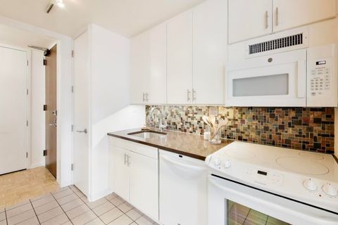 Tiny photo for 1310 N Ritchie Court #7B, Chicago, IL 60610 (MLS # 12573654)