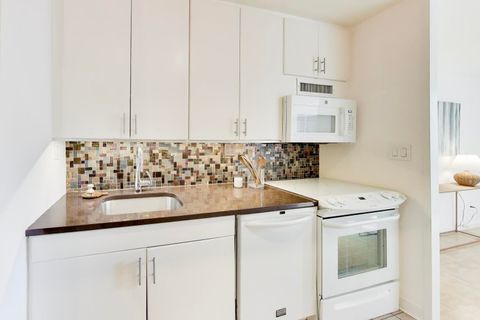 Tiny photo for 1310 N Ritchie Court #7B, Chicago, IL 60610 (MLS # 12573654)