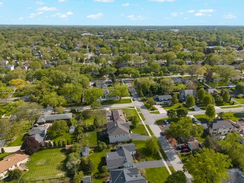 Tiny photo for 1711 Driving Park Road, Wheaton, IL 60187 (MLS # 12638616)