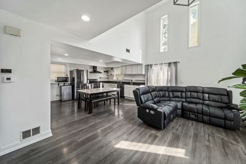 Tiny photo for 3805 Rywick Court, Rolling Meadows, IL 60008 (MLS # 12726934)