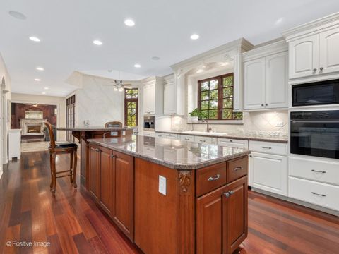 Tiny photo for 817 Lakeview Lane, Burr Ridge, IL 60527 (MLS # 12505931)