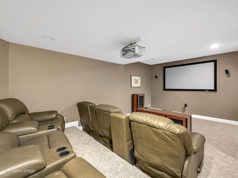 Tiny photo for 817 Lakeview Lane, Burr Ridge, IL 60527 (MLS # 12505931)