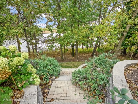 Tiny photo for 817 Lakeview Lane, Burr Ridge, IL 60527 (MLS # 12505931)