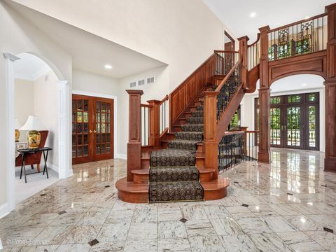 Tiny photo for 817 Lakeview Lane, Burr Ridge, IL 60527 (MLS # 12505931)