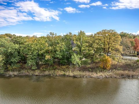 Tiny photo for 817 Lakeview Lane, Burr Ridge, IL 60527 (MLS # 12505931)