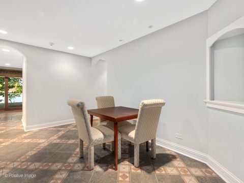 Tiny photo for 817 Lakeview Lane, Burr Ridge, IL 60527 (MLS # 12505931)