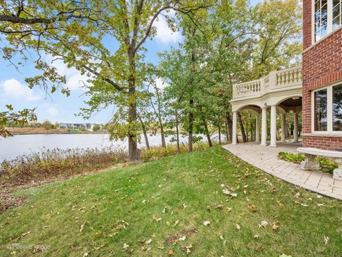 Tiny photo for 817 Lakeview Lane, Burr Ridge, IL 60527 (MLS # 12505931)