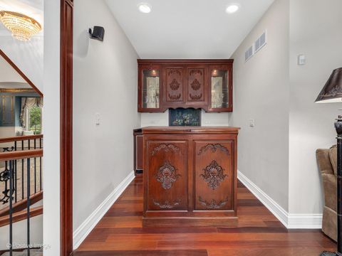 Tiny photo for 817 Lakeview Lane, Burr Ridge, IL 60527 (MLS # 12505931)