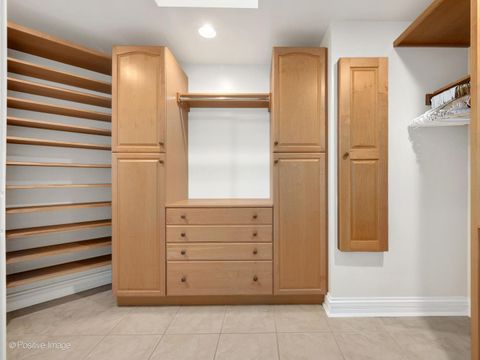 Tiny photo for 817 Lakeview Lane, Burr Ridge, IL 60527 (MLS # 12505931)