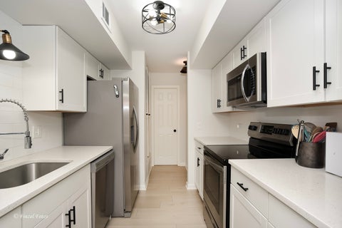 Tiny photo for 530 Shorely Drive #101, Barrington, IL 60010 (MLS # 12647932)