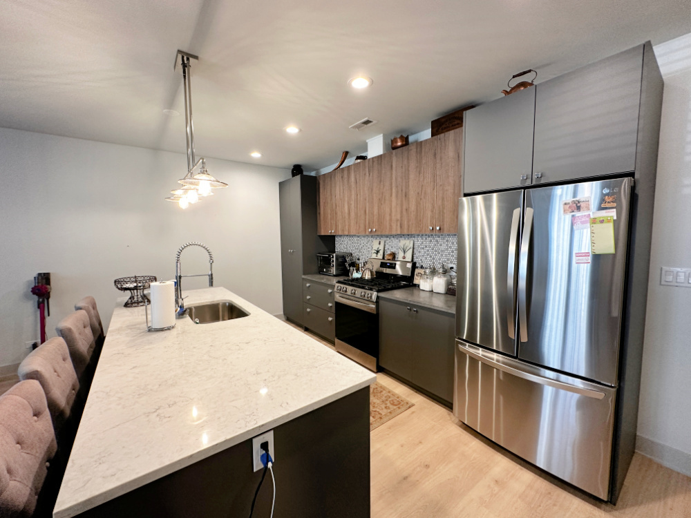 4420 S Prairie Avenue 3