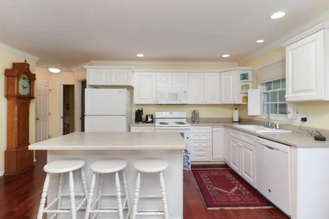 Tiny photo for 2 Lone Oak Court, Bloomington, IL 61705 (MLS # 12768119)