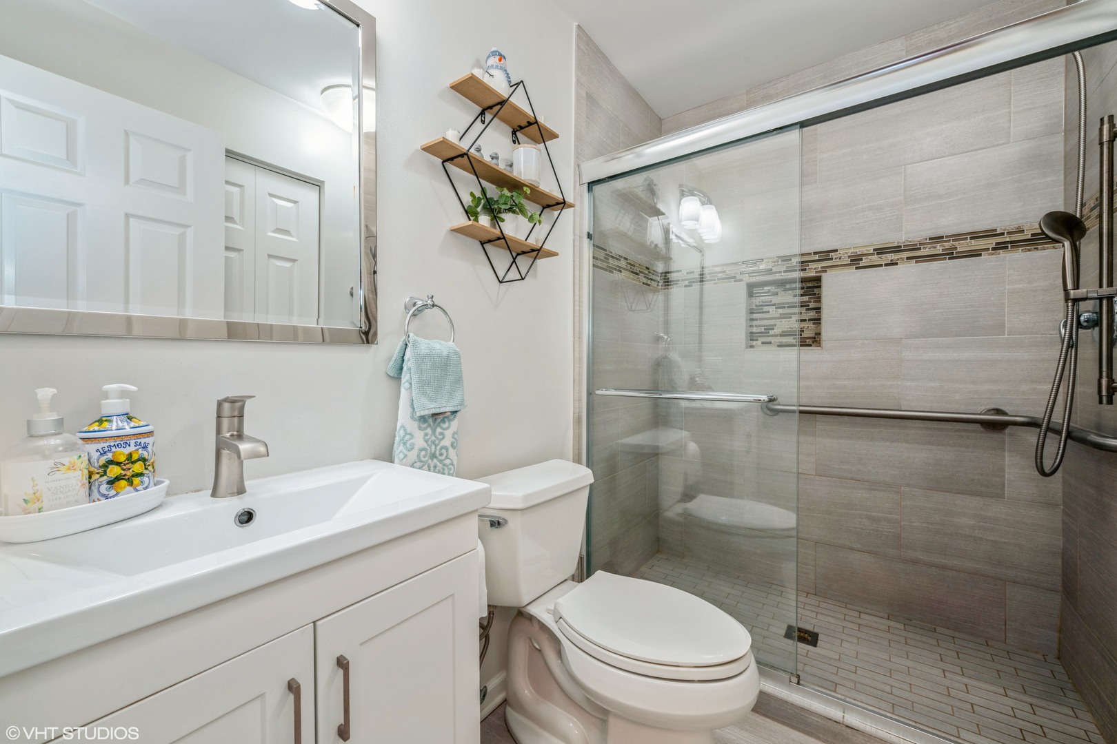 1825 W Ashbury Court 1825
