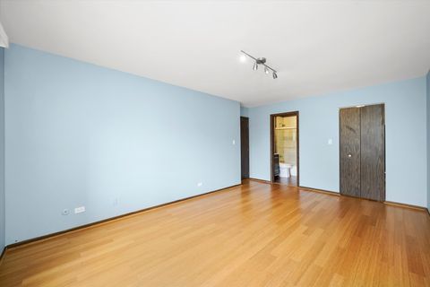 Tiny photo for 1400 N Elmhurst Road #302, Mount Prospect, IL 60056 (MLS # 12495030)