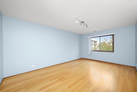 Tiny photo for 1400 N Elmhurst Road #302, Mount Prospect, IL 60056 (MLS # 12495030)