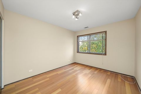 Tiny photo for 1400 N Elmhurst Road #302, Mount Prospect, IL 60056 (MLS # 12495030)