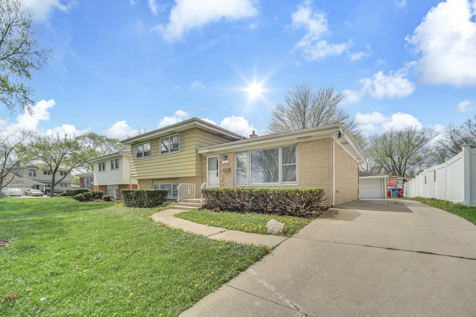 10 N ADAMS Drive