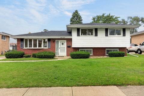 Tiny photo for 1520 W Holtz Avenue, Addison, IL 60101 (MLS # 12782563)