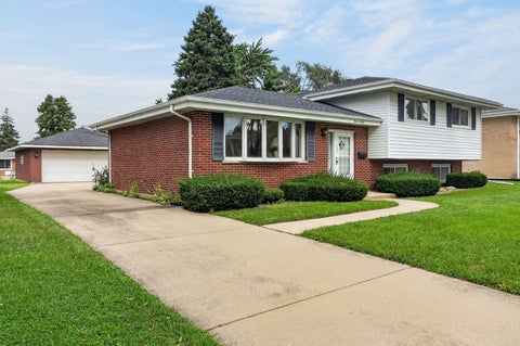 Photo of 1520 W Holtz Avenue, Addison, IL 60101 (MLS # 12782563)