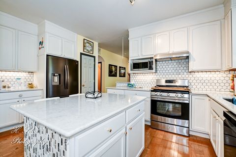 Tiny photo for 496 Oakhurst Lane, Carpentersville, IL 60110 (MLS # 12506210)