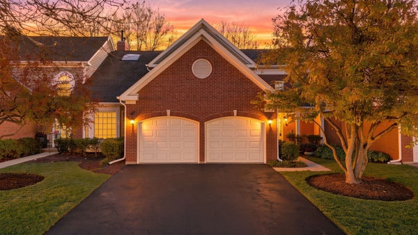 112 RUTGERS CT, GLENVIEW, IL 60026 - Image e8ee367fdbacd3acfda086bcb01b7e13/3089858917